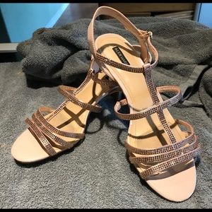 Alex Marie Shoes - ALEX MARIE low heel!π Alex Marie Shoes - ALEX MARIE low heel!π